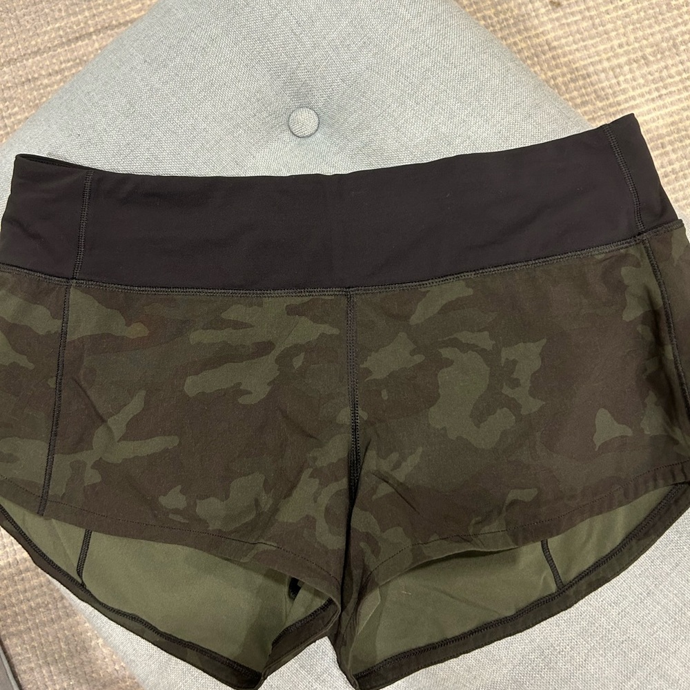 Lululemon camo Speed Up shorts
